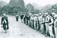 ảnh bác hồ bài 11 450x296