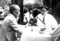 Chủ tịch Hồ Chí Minh tiếp đại biểu Công ty truyền hình “Sóng điện Nhật Bản” và trả lời phỏng vấn ngày 28-5-1962 (ảnh tư liệu)