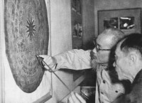 Chủ tịch Hồ Chí Minh thăm Viện bảo tàng Lịch sử Việt Nam (5-1-1959). Ảnh: hochiminh.vn