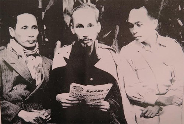 Không làm quan Cách mạng