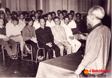 Bác Hồ nói chuyện với các giáo sư, cán bộ giảng dạy các trường Đại học  và Trung học chuyên nghiệp, tháng 12/1958