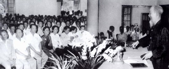 Chủ tịch Hồ Chí Minh dự và phát biểu tại Đại hội lần thứ III của Hội Nhà báo Việt Nam (8-9-1962). Ảnh: hochiminh.vn