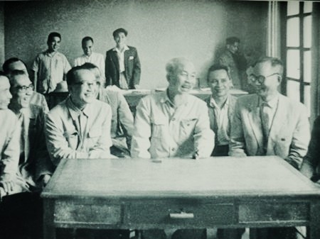 bác hồ bài 4 450x337