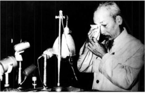 Trong phiên họp bế mạc kỳ họp thứ 6 Quốc hội khóa I, Bác Hồ đã xúc động khi nói tới đồng bào Miền Nam. (Ảnh tư liệu)