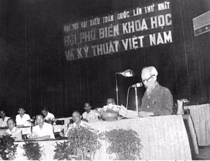 Chủ tịch Hồ Chí Minh phát biểu tại Đại hội đại biểu toàn quốc lần thứ I Hội Phổ biến khoa học, kỹ thuật Việt Nam ngày 18/5/1963. Ảnh tư liệu