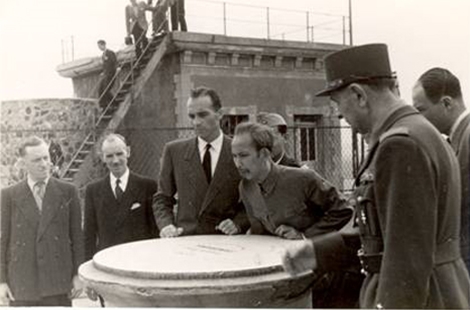 Chủ tịch Hồ Chí Minh đi thăm vùng chiến trường Normandy (17-7-1946)